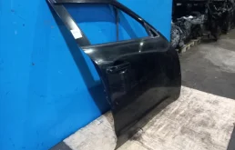 Дверь передняя левая для Nissan Juke 2018 года на фотографиях