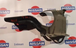 Петля капота левая для Nissan X-Trail 2021 года на фотографиях