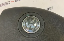 Подушка безопасности водителя для Volkswagen Passat 2008 года на фотографиях