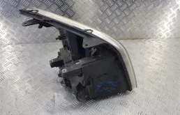 Фара левая для Ford Transit 2009 года на фотографиях