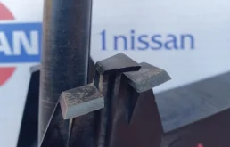 Форсунка фароомывателя левая для Nissan Qashqai 2020 года на фотографиях