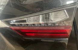 Фонарь внутренний правый для Lexus RX 2022 года на фотографиях