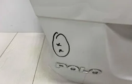 Замок багажника для Volkswagen Polo 2016 года на фотографиях