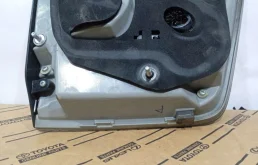 Фонарь внутренний правый для Lexus RX 2005 года на фотографиях