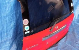 Крышка багажника для Nissan X-Trail 2000 года на фотографиях