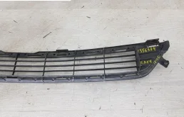 Решетка переднего бампера для Toyota RAV4 2014 года на фотографиях