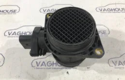 Датчик массового расхода воздуха для Volkswagen Passat 2001 года на фотографиях