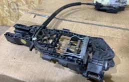 Центральный замок для Volkswagen Passat 2005 года на фотографиях