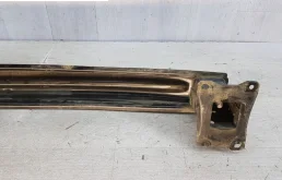 Усилитель заднего бампера для Skoda Octavia 2014 года на фотографиях