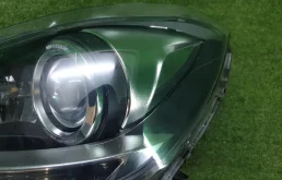 Крышка форсунки фароомывателя левая для Mercedes-Benz C class на фотографиях