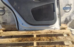 Дверь задняя левая для Volvo S40 2006 года на фотографиях