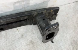 Усилитель бампера передний верхний для Toyota RAV4 2014 года на фотографиях