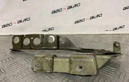 Петля капота правая для Citroen DS4 на фотографиях