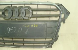 Решетка радиатора для Audi A4 2010 года на фотографиях