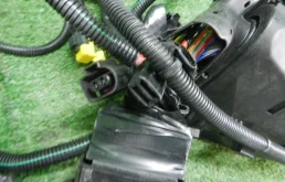 Уплотнитель передней правой двери для Ford Transit 2013 года на фотографиях