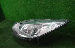 Фара левая для Ford Kuga 2015 года на фотографиях