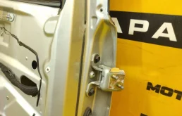 Дверь задняя левая для Mercedes-Benz M class 2003 года на фотографиях