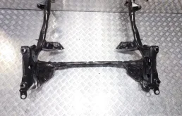 Подрамник двигателя для Audi A6 2018 года на фотографиях