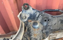 Подрамник двигателя для Nissan Murano 2010 года на фотографиях