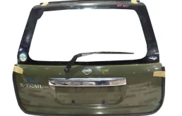 Двери для Nissan X-Trail 2006 года на фотографиях