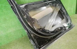 Дверь передняя левая для Volkswagen Touareg 2014 года на фотографиях