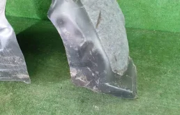 Подкрылок передний правый для Toyota RAV4 2013 года на фотографиях