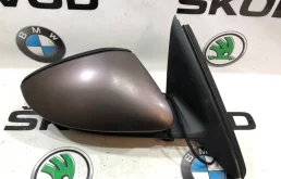 Зеркало боковое правое для Skoda Octavia 2020 года на фотографиях