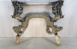 Подрамник двигателя для BMW 5er 2013 года на фотографиях