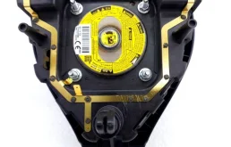 Подушка безопасности водителя для Nissan X-Trail 2018 года на фотографиях