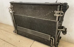 Кассета радиаторов для Volkswagen Touareg 2010 года на фотографиях