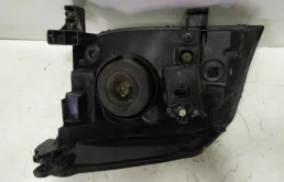 Фара ксенон левая для Nissan X-Trail 2004 года на фотографиях