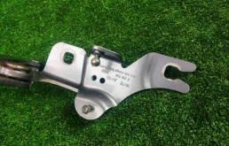 Петля капота правая для BMW X3 2015 года на фотографиях