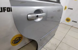 Дверь задняя правая для Volvo S40 2005 года на фотографиях