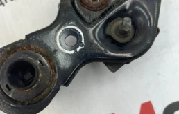 Замок капота левый для Mercedes-Benz M class 2006 года на фотографиях