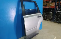 Дверь задняя левая для Nissan X-Trail 2007 года на фотографиях