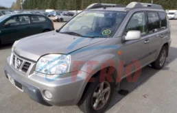 Бампер передний для Nissan X-Trail 2006 года на фотографиях
