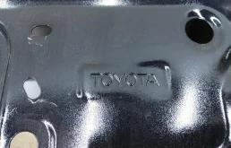 Дверь багажника (нижняя часть) для Toyota Land Cruiser 2009 года на фотографиях