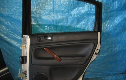 Дверь задняя правая для Volkswagen Passat 2000 года на фотографиях