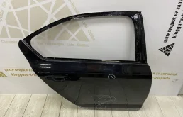 Дверь задняя правая для Skoda Octavia 2015 года на фотографиях