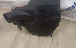 Корпус воздушного фильтра для Ford Focus 2019 года на фотографиях