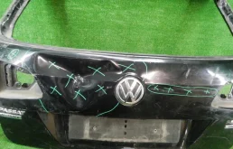 Дверь багажника для Volkswagen Passat 2012 года на фотографиях