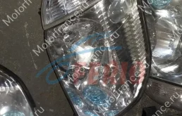 Фары для Nissan X-Trail 2003 года на фотографиях