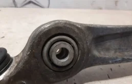 Рычаг передний правый верхний для BMW 5er на фотографиях