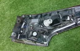 Фонарь внутренний левый для Nissan Qashqai 2018 года на фотографиях