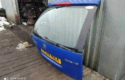 Крышка багажника для Skoda Octavia 2003 года на фотографиях