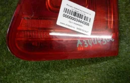 Фонарь внутренний правый для Volkswagen Tiguan 2013 года на фотографиях
