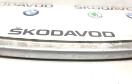Усилитель заднего бампера для Skoda Octavia 2009 года на фотографиях