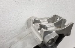 Подрамник двигателя для BMW 5er 2021 года на фотографиях