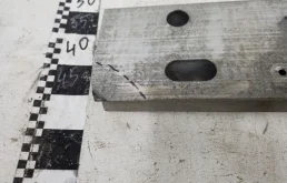 Усилитель переднего бампера для Lexus RX 2010 года на фотографиях