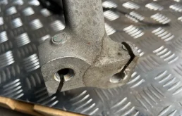 Кулак поворотный правый для Porsche Macan на фотографиях